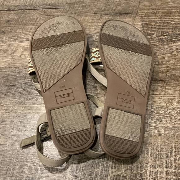 Women's Tom's Sandal Flip Flops Strappy Tribal Tan Size 8 - Picture 10 of 11